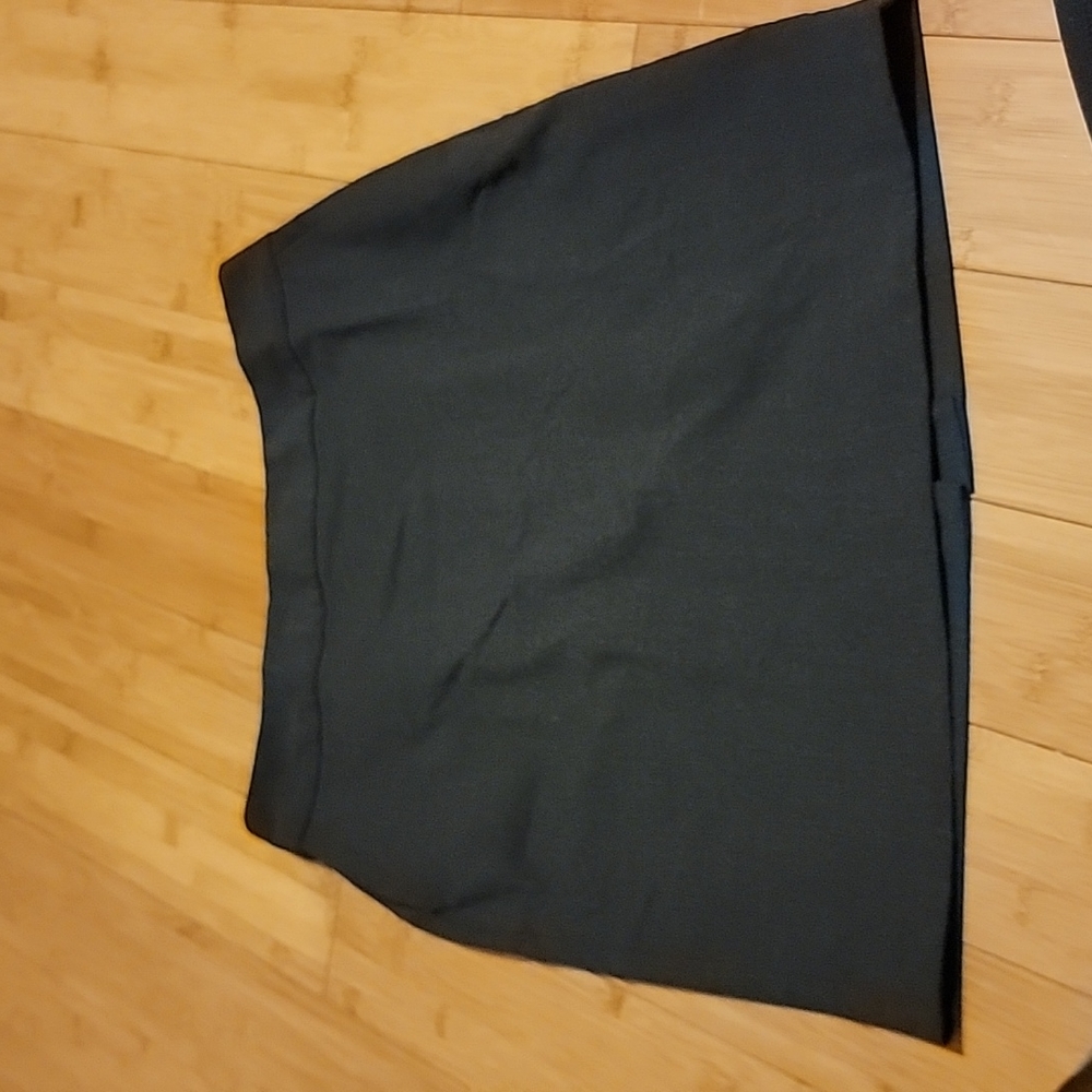 Banana Republic Grey mini skirt with pockets!